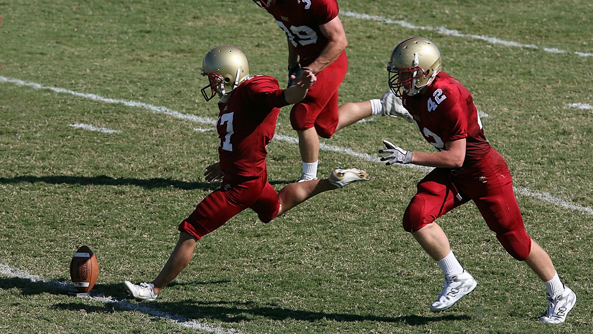 山地探洞越野赛：探索地下未知世界，户外探险山洞